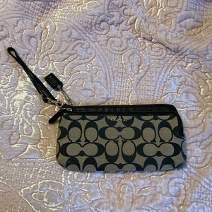Coach wristlet wallet